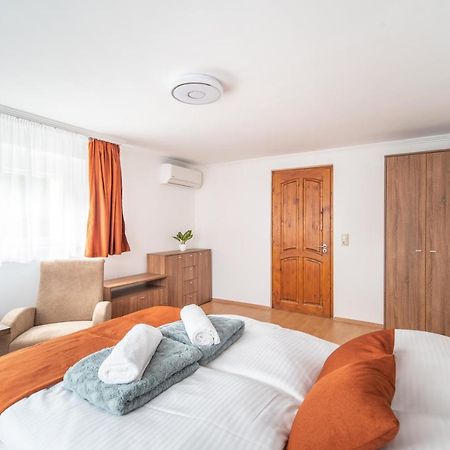 Topaz Apartmanhazak Keszthely Buitenkant foto