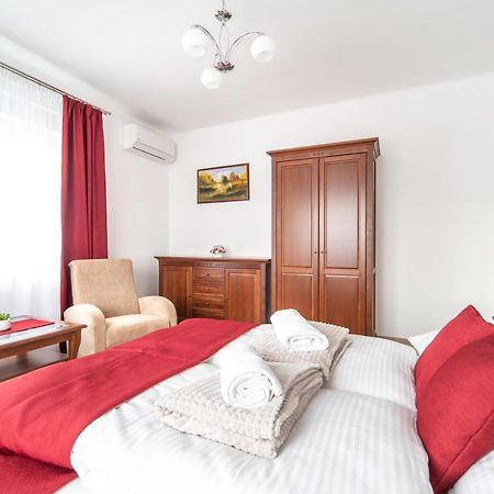 Topaz Apartmanhazak Keszthely Buitenkant foto