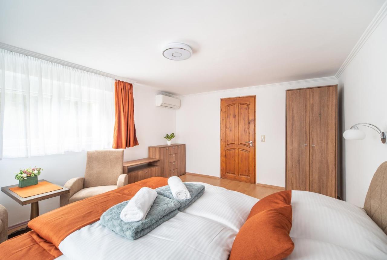 Topaz Apartmanhazak Keszthely Buitenkant foto