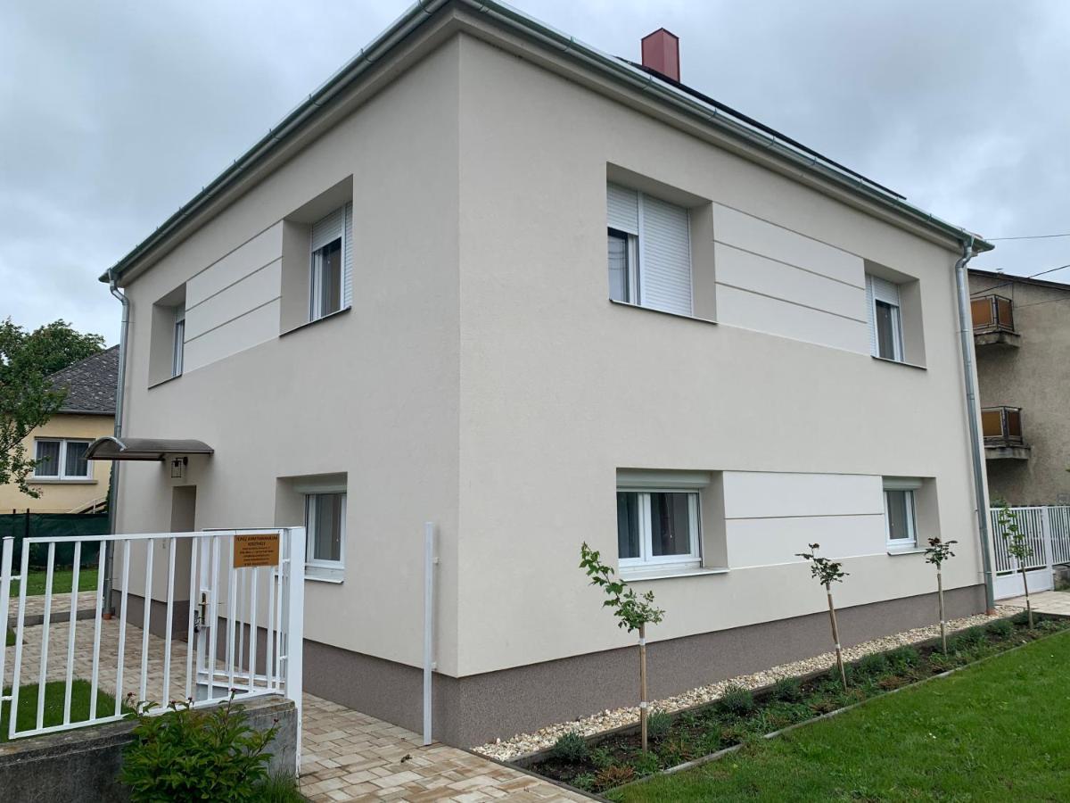 Topaz Apartmanhazak Keszthely Buitenkant foto
